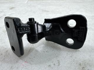 Запчасть петля двери задняя правая Land Rover Discovery 2004-2017