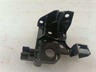 Запчасть кронштейн бампера передний правый Subaru Impreza WRX STI 2000-2007