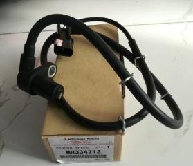 Датчик ABS передний правый Mitsubishi Pajero DENSO MR334712