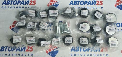 Подушки кузова Mitsubishi Pajero с втулками до 97г. MB675982