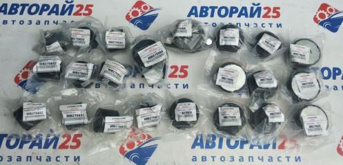 Подушки кузова Mitsubishi Pajero до 97г MB675984