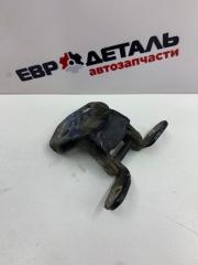 Запчасть петля двери передняя правая Kia spectra 2007