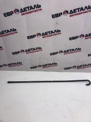 Запчасть упор капота Audi 80 B3 1990