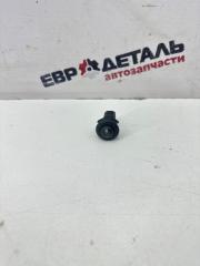 Фото запчасти кнопка открывания багажника Dodge Stratus 2001 Б/У запчасть Запчасть кнопка открывания багажника Dodge Stratus 2001