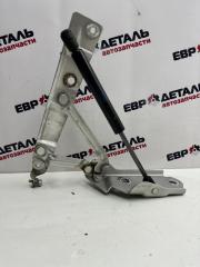 Фото запчасти петля крышки багажника задняя левая Dodge Stratus 2001 Б/У запчасть Запчасть петля крышки багажника задняя левая Dodge Stratus 2001