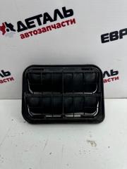 Запчасть решетка вентиляционная Renault Logan 2011