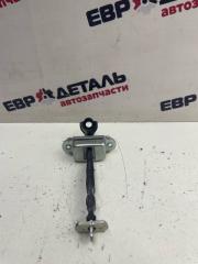 Запчасть ограничитель двери задний правый NIssan Almera G15 2014