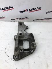 Фото запчасти кронштейн генератора Skoda Octavia A5 2007 Б/У запчасть Запчасть кронштейн генератора Skoda Octavia A5 2007