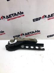 Фото запчасти петля капота правая Skoda Octavia A5 2007 Б/У запчасть Запчасть петля капота правая Skoda Octavia A5 2007