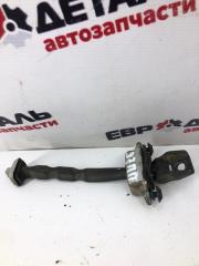 Фото запчасти ограничитель двери передний правый Skoda Octavia A5 2007 Б/У запчасть Запчасть ограничитель двери передний правый Skoda Octavia A5 2007