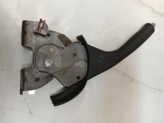 Запчасть рычаг стояночного тормоза Toyota Avensis 2004