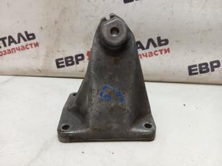 Фото запчасти кронштейн двигателя Mercedes Benz Vito 2000 Б/У запчасть Запчасть кронштейн двигателя Mercedes Benz Vito 2000