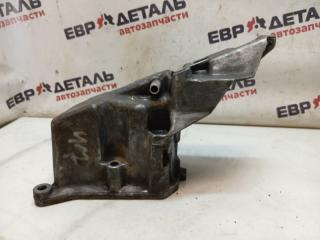 Фото запчасти кронштейн гидроусилителя руля Mercedes Benz W202 1998 Б/У запчасть Запчасть кронштейн гидроусилителя руля Mercedes Benz W202 1998