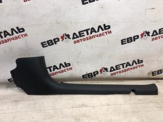 Запчасть накладка на порог салона передняя правая Hyundai Solaris 2011