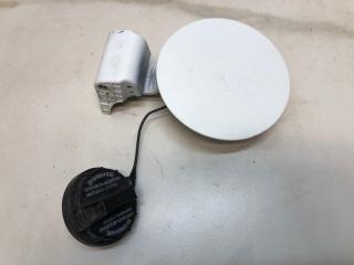 Лючок топливного бака Hyundai Solaris 2011