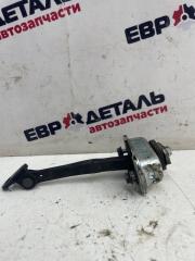 Фото запчасти ограничитель двери задний левый Ssang Yong Kyron Б/У запчасть Запчасть ограничитель двери задний левый Ssang Yong Kyron