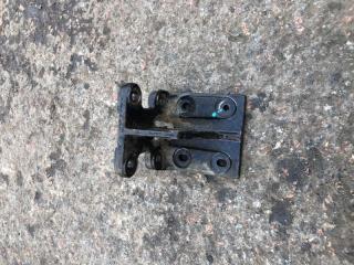 Кронштейн левый Daewoo Novus 2021 Б/У Кронштейн левый Daewoo Novus 2021