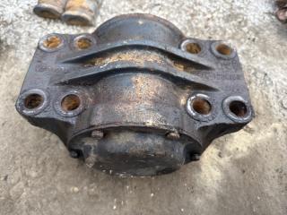 Букса балансира задняя левая Hongyan-Iveco 908 GENLVON 8X4 2022 Б/У Букса балансира задняя левая Hongyan-Iveco 908 GENLVON 8X4 2022