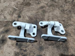 Петля двери передняя правая GAZ Foton Валдай NEXT 2024 Б/У Петля двери передняя правая GAZ Foton Валдай NEXT 2024