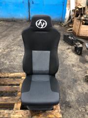 Пневмосиденье левое Hongyan-Iveco 908 GENLVON 8X4 2022 Б/У Пневмосиденье левое Hongyan-Iveco 908 GENLVON 8X4 2022