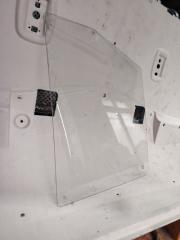 Стекло двери переднее правое Hongyan-Iveco 908 GENLVON 8X4 2022