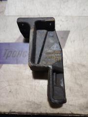 Кронштейн отбойника передний правый Renault T 4X2 2019