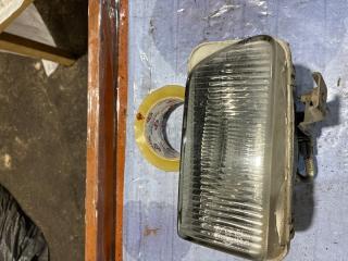 Фара противотуманная передняя левая ISUZU NQR90 ЕВРО 4 2016