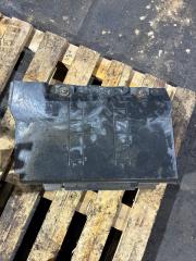 Крышка короба аккумулятора Renault T 4X2 2019 Б/У Крышка короба аккумулятора Renault T 4X2 2019