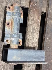 Кронштейн подножки правый Iveco EuroCargo ML180E25 2017 Б/У Кронштейн подножки правый Iveco EuroCargo ML180E25 2017