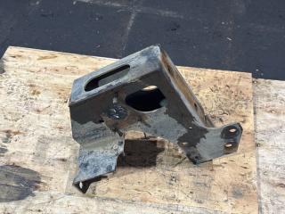 Кронштейн отбойника передний правый ISUZU FVR34 Euro5 2018