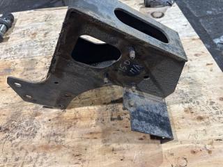 Кронштейн отбойника передний левый ISUZU FVR34 Euro5 2018