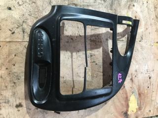 Накладка на торпедо Hyundai HD120 2008-2012 EURO 3 2010 Б/У Накладка на торпедо Hyundai HD120 2008-2012 EURO 3 2010