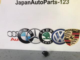Запчасть кнопка стеклоподъемника Volkswagen PASSAT Variant 2012