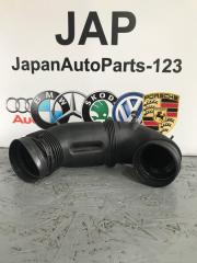 Запчасть патрубок воздушного фильтра Audi Q7 2008
