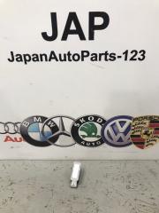 Фото запчасти плафон салонный Audi A6 2011 контрактная запчасть Запчасть плафон салонный Audi A6 2011