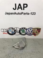 Запчасть защита от брызг правая Audi A4 2008