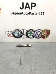 Фото запчасти кронштейн коллектора Audi A4 2010 контрактная запчасть Запчасть кронштейн коллектора Audi A4 2010