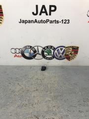 Запчасть кнопка стеклоподъемника Volkswagen GOLF 2011