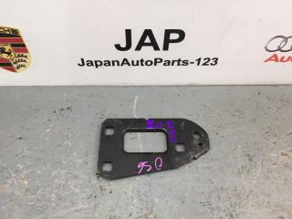 Кронштейн усилителя бампера левый Audi A4 2008 контрактная Кронштейн усилителя бампера левый Audi A4 2008