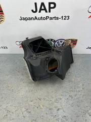 Корпус воздушного фильтра Audi A4 2010