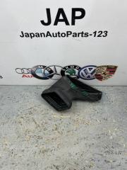 Воздуховод Audi A4 2010