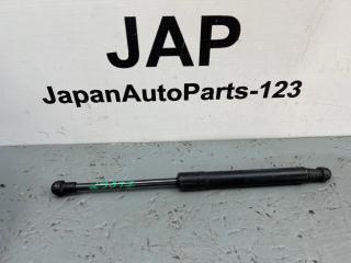 Амортизатор капота Audi A1 2011