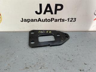 Кронштейн усилителя бампера передний правый Audi A5 2010