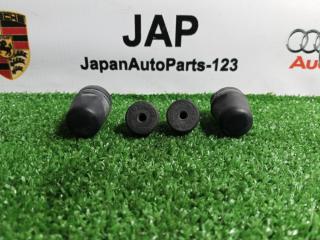 Отбойник капота Audi Q5 2010