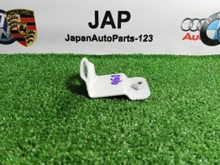 Запчасть крепление крыла левое Audi A1 2011