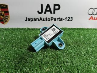 Запчасть датчик airbag передний Audi A4 2013