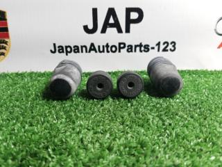 Отбойник капота Audi Q5 2011