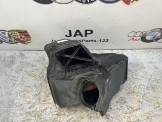 Корпус воздушного фильтра Audi A5 2010