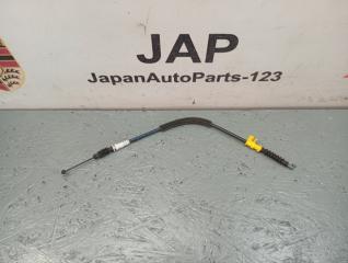 Запчасть трос замка двери передний левый Audi A1 2011