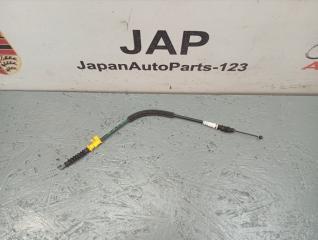 Запчасть трос замка двери передний правый Audi A1 2011